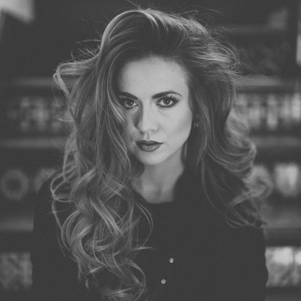 Meet your Posher, Caitlin